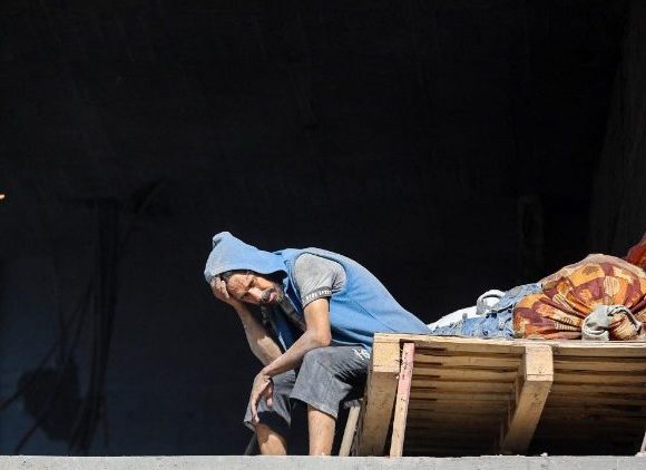 Weak sanctions that do not stop the massacre