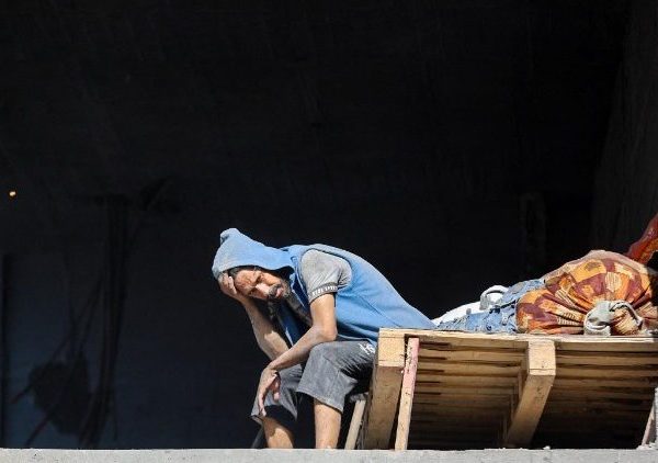 Weak sanctions that do not stop the massacre