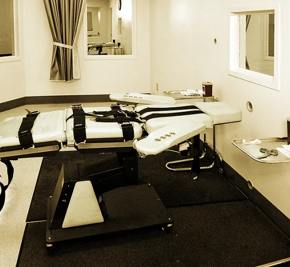 Poll: Majority of U.S. Catholics support death penalty despite catechism