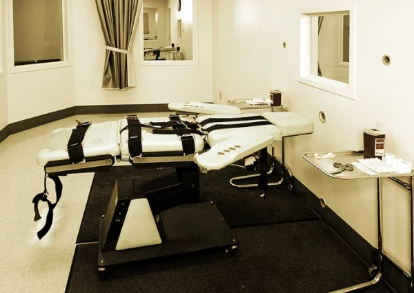 Poll: Majority of U.S. Catholics support death penalty despite Catechism