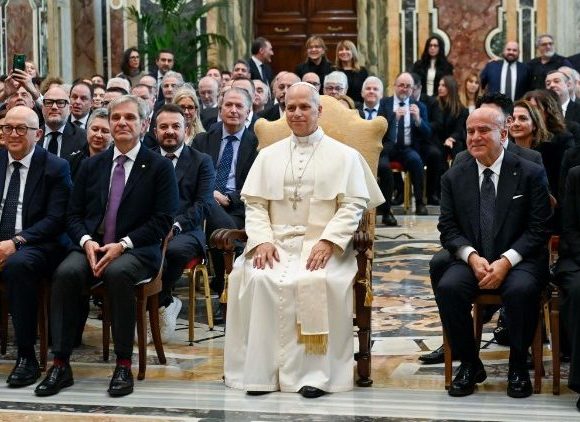 Pope: Employment consultants should be close to families, promote safety
