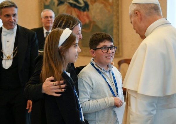 Pope to young people: Make peace with someone this Christmas