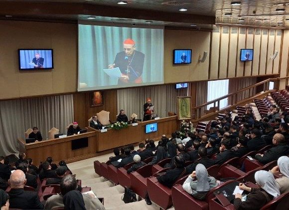 Pope to priests: Announce Christ in today’s confusing and noisy society