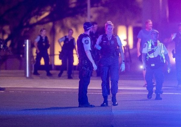 At least eleven killed in Australia shooting during Jewish festival