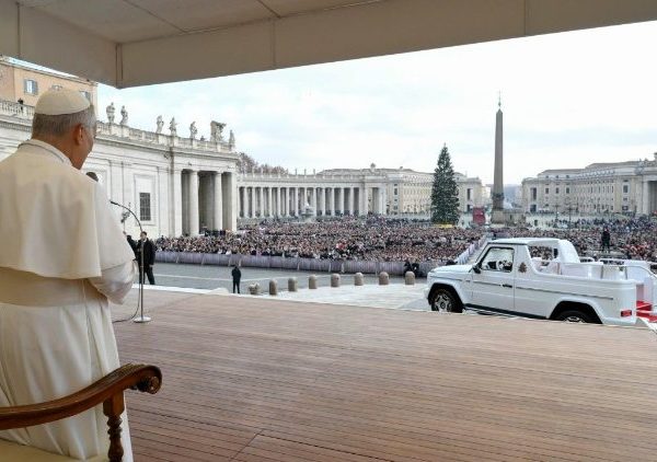Pope at Audience: Unjust investments come at 'bloody price of millions of human lives'