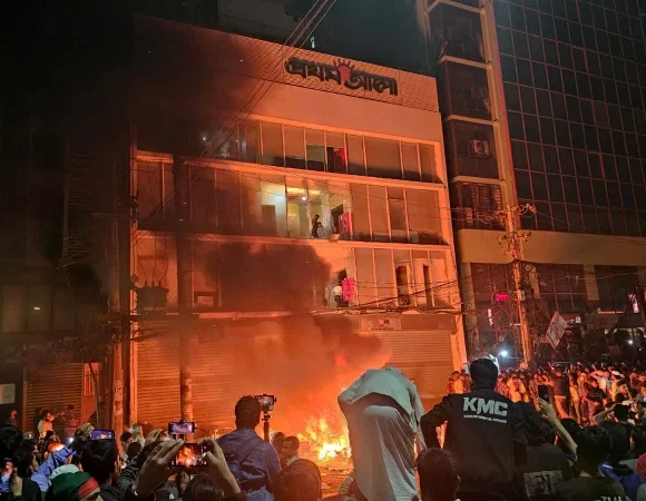 Church leaders condemn arson attack on top Bangladesh newspaper offices