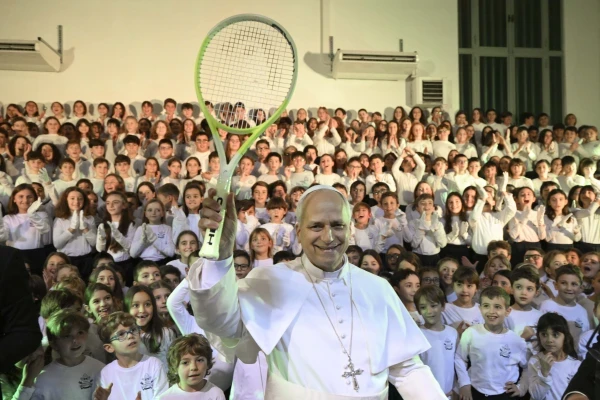 Pope Leo makes surprise visit to children’s Christmas concert at Castel Gandolfo school