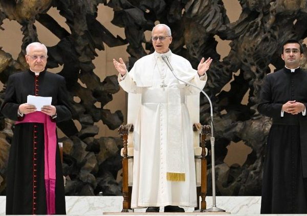 Pope at Jubilee of Roma, Sinti, Travellers: Peace is possible, not only a dream