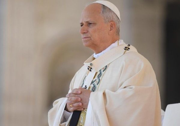 Pope at Canonization Mass: Saints keep light of faith in Christ burning