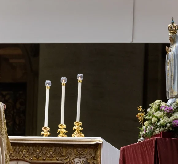 Thousands of pilgrims join Pope Leo XIV in St. Peter’s Square to pray the rosary for peace