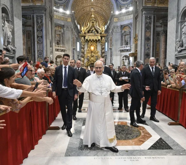 U.S. priests report high confidence in Pope Leo XIV, less trust in bishops