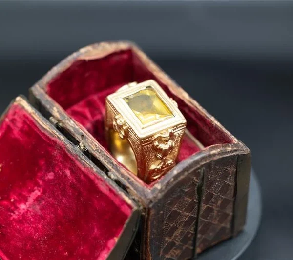 Priest’s collection of ‘old, rare and unique’ papal artifacts coming to Mall of America