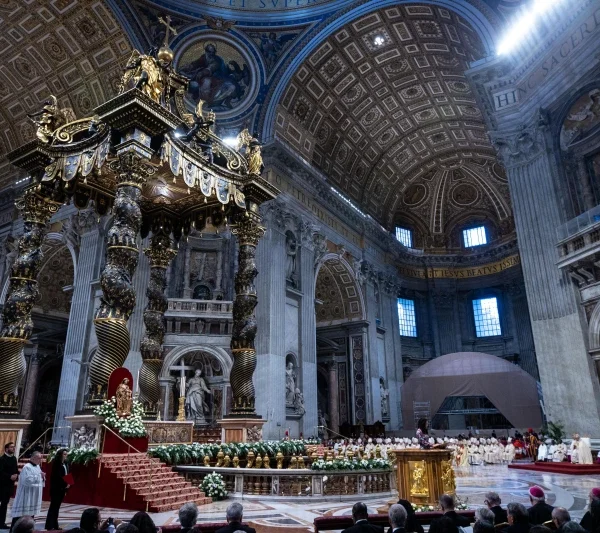 Man desecrates altar of St. Peter's Basilica