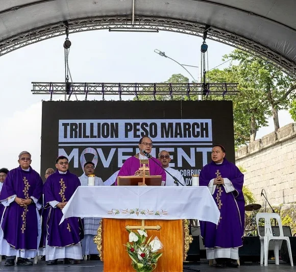 Thousands protest corruption in Philippines as Church leaders call for accountability