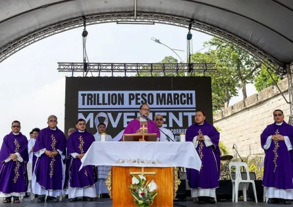 Thousands protest corruption in Philippines as Church leaders call for accountability